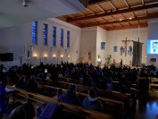 auf dem Bild ist die Kirche von innen zu sehen