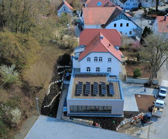 Kaplaneihaus und Anbau aus der Vogelperspektive