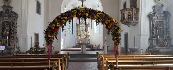 Erntedankbogen in der Pfarrkirche in Bodnegg