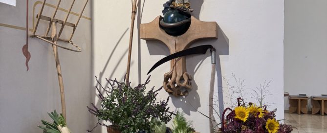 Erntedankaltar in der Pfarrkiche in Schlier